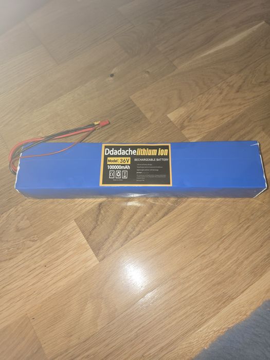 Vând baterie acumulator xiaomi m368, noua,36v si acumulator 36v nou