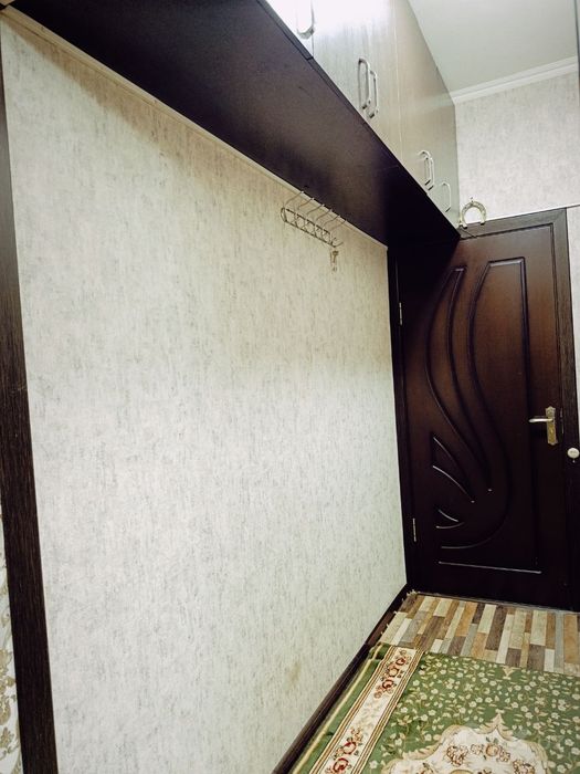 Продаю 2/2/4. 2-х комнатную омнатную квартиру на 2 ом этаже