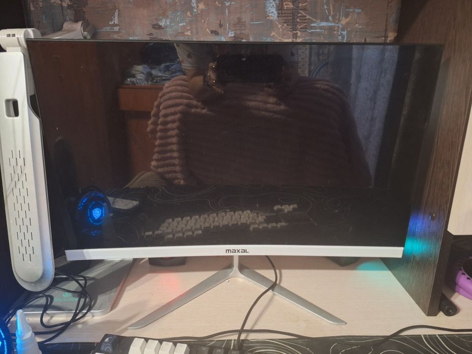 Продам манитор 50000 тысяч