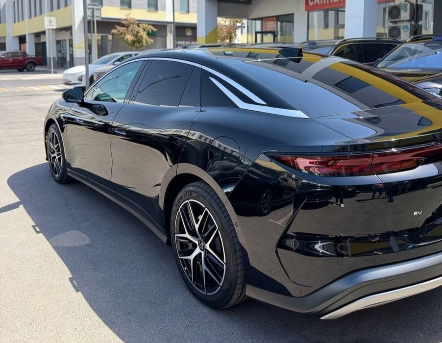 BYD Han L full гибрид 2025