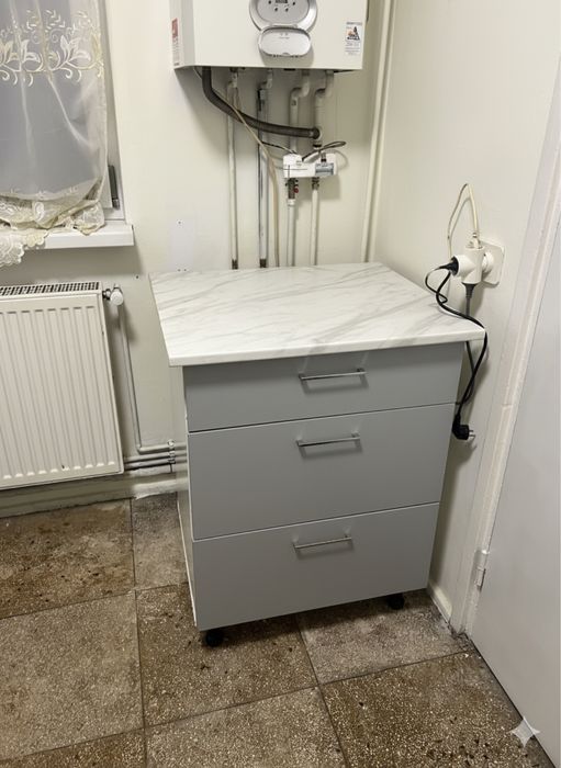 Oportunitate: Bucătărie Completă Modernă + Aragaz Beko + Hotă