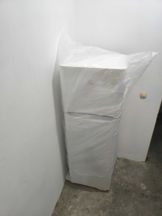 Хладилник Indesit