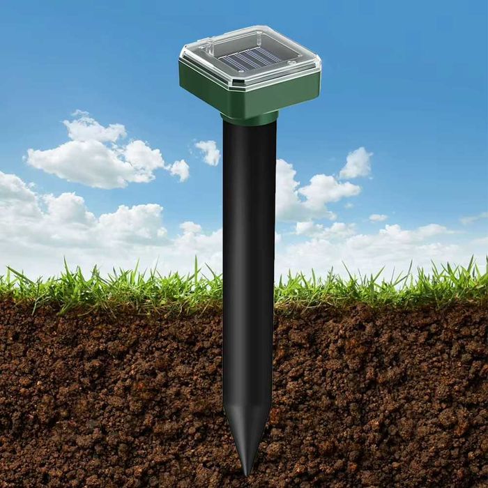 Anti rozatoare sialimentat cu energie solara si ultrasunete