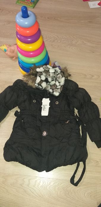 Продам новые куртки на девочек