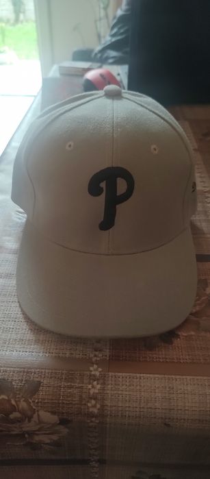 De vânzare șapcă originala