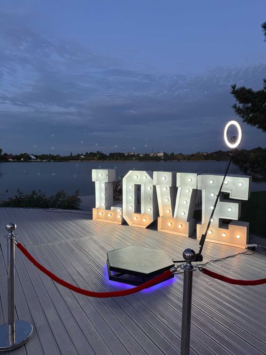 Cabina FOTO/VIDEOBOOTH 360/DECOR BALOANE PENTRU EVENIMENTE
