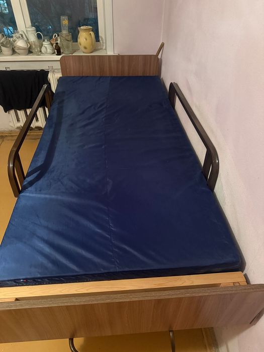 Продам кровать для лежачих больных