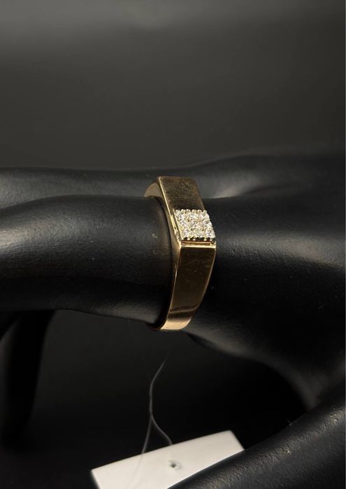 Золото  Кольцо Масса: 2.42