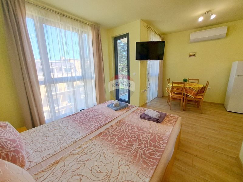 Дава се под наем Едностаен апартамент в к.к. Св.Св. Константин и Елена - 46 кв.м за 459 € - Снимка #3