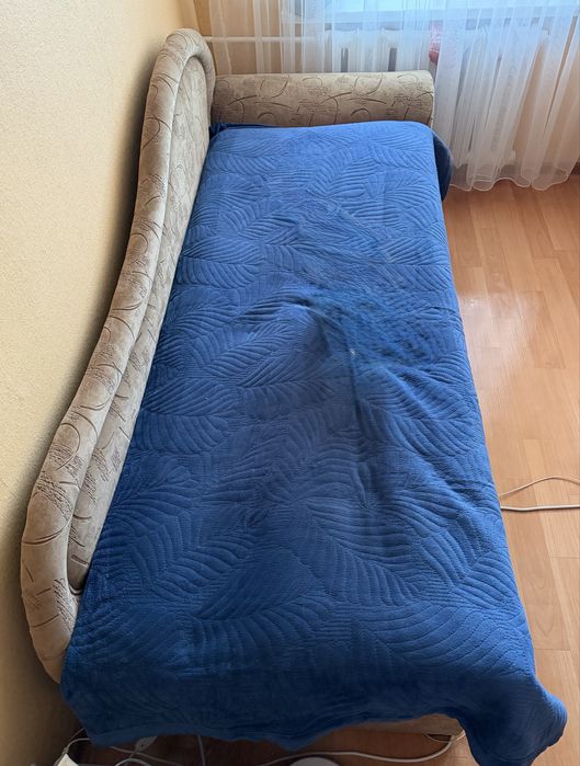 Тахта б/у в хорошем состоянии