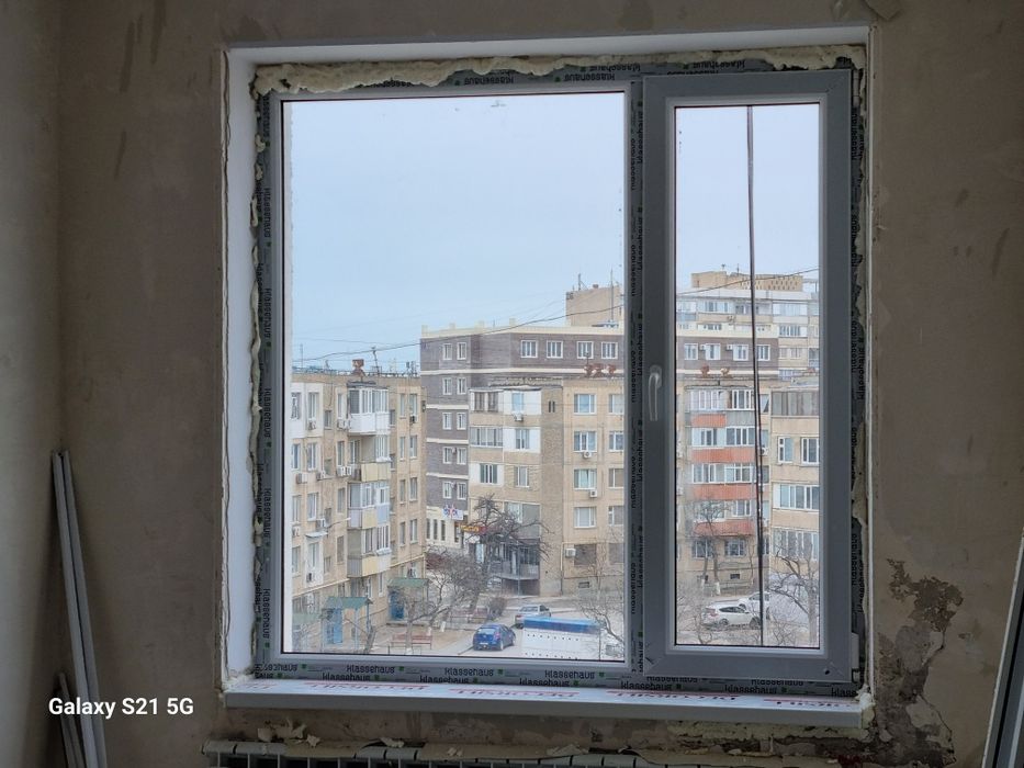 4 пластик терезе сатылады