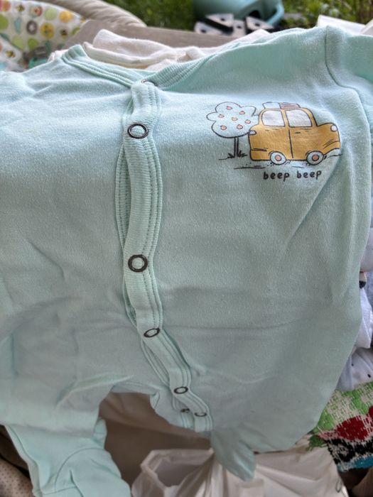 Hainute bebe foarte bune