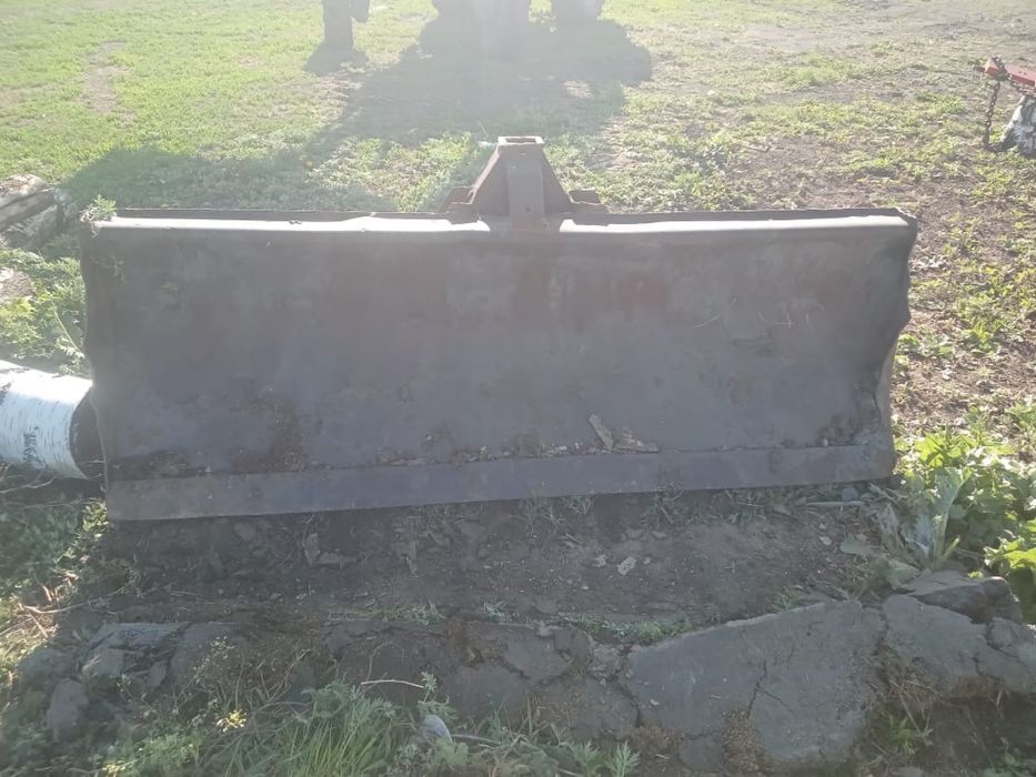 Продам лопату и кузов