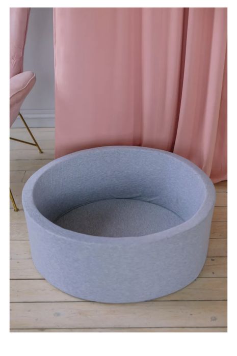 Сухой бассейн с шариками