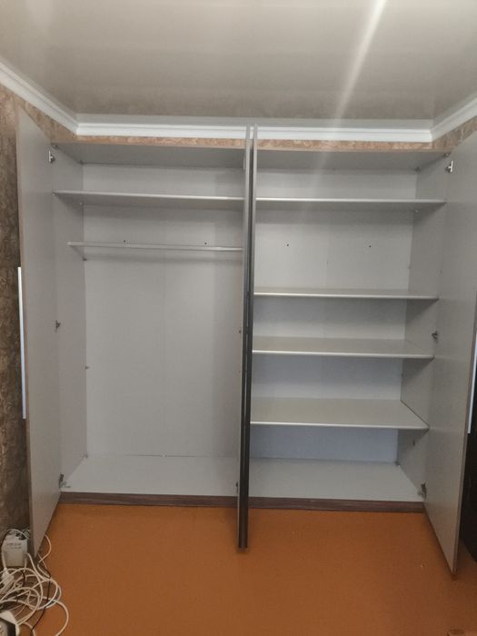 Продам шкаф вместительный