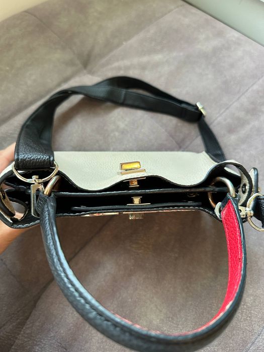 Дамска чанта Guess