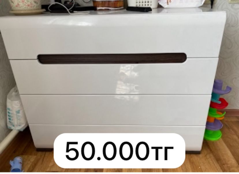 Продам стол качествный