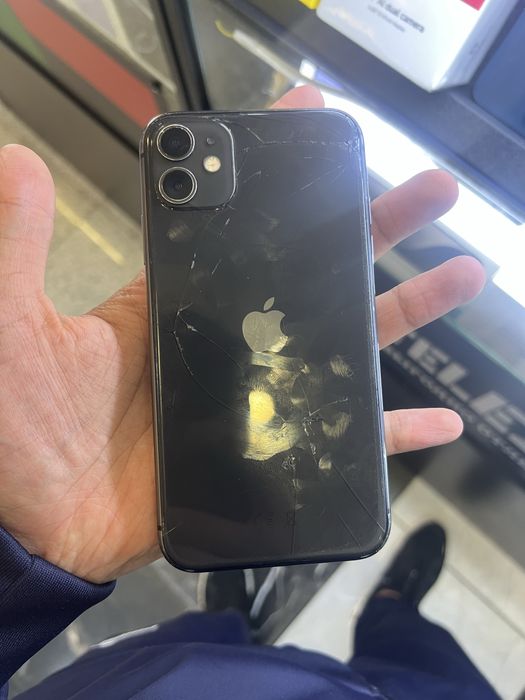Apple iphone 11 )