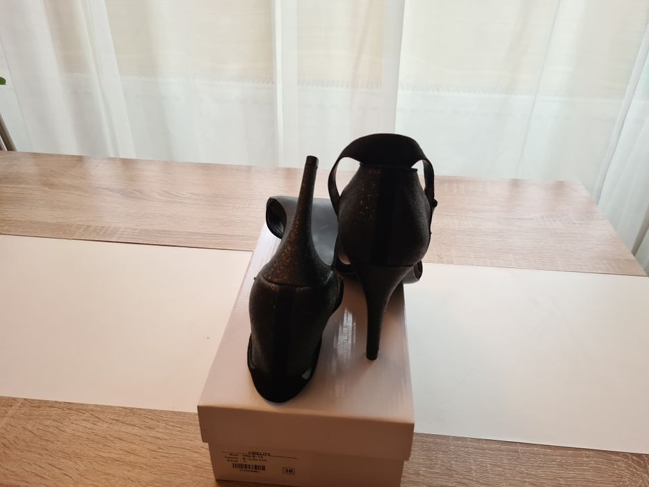 Sandale Stradivarius, matimea 38, negru, noi