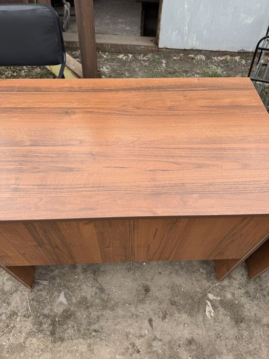 Офисный компьютерный стол