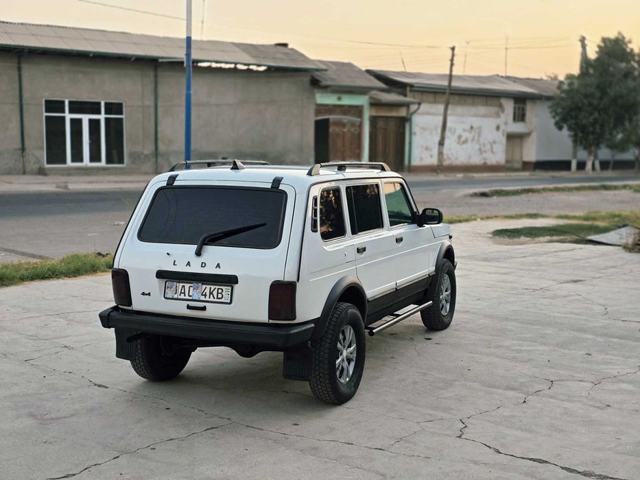 Moshina Sotiladi Niva