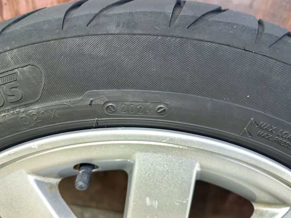 Продавам ляти джанти за Рено 16 цола с нови летни гуми 205/50/16 цола.