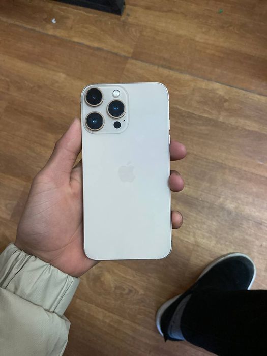 iPhone xr (16 pro )