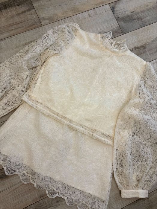 Costum din dantela fusta si camasa