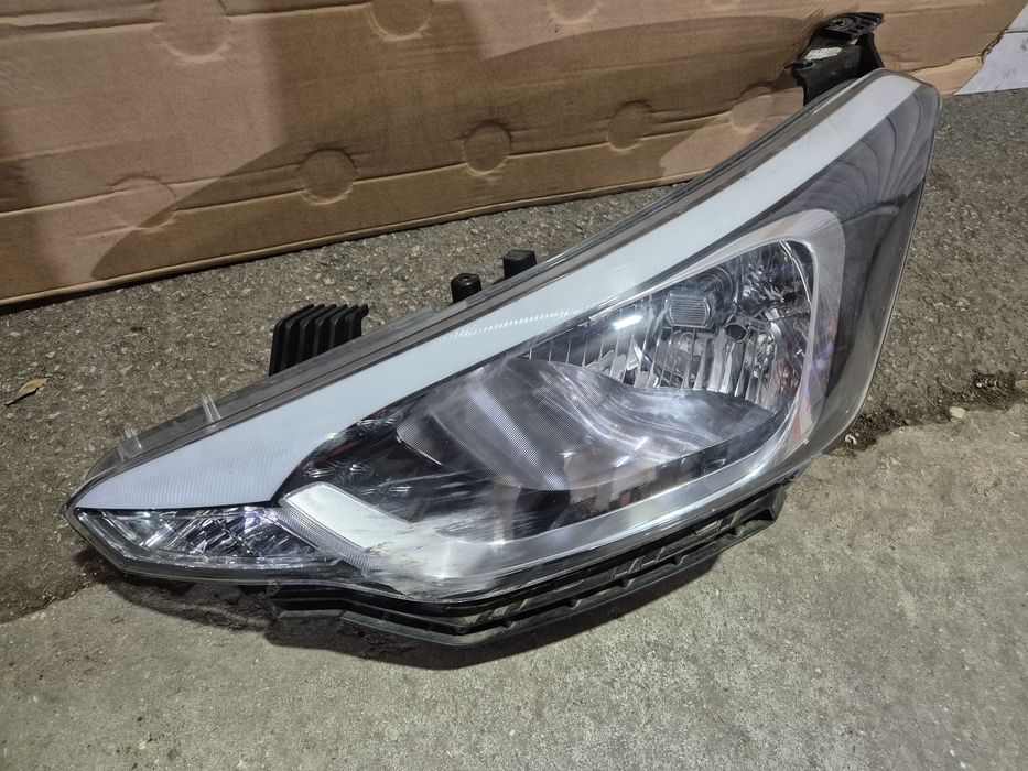 Ляв фар Hyundai I20 Хюндай И20 фарове