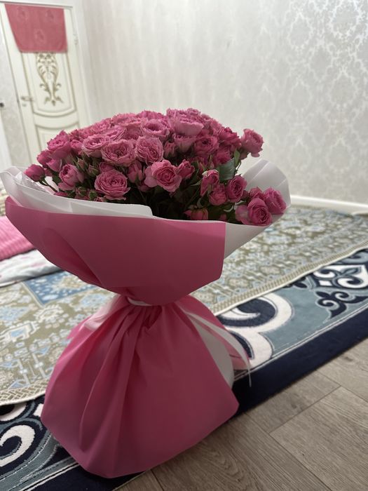 Кустовые розы 25 штук