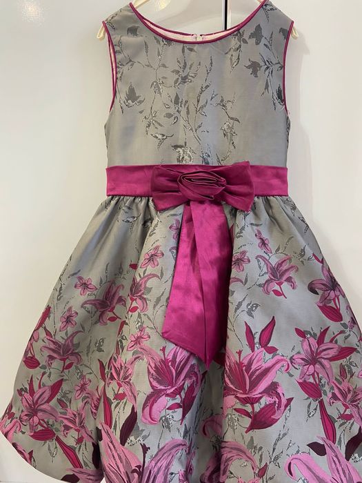 Продам платья детские