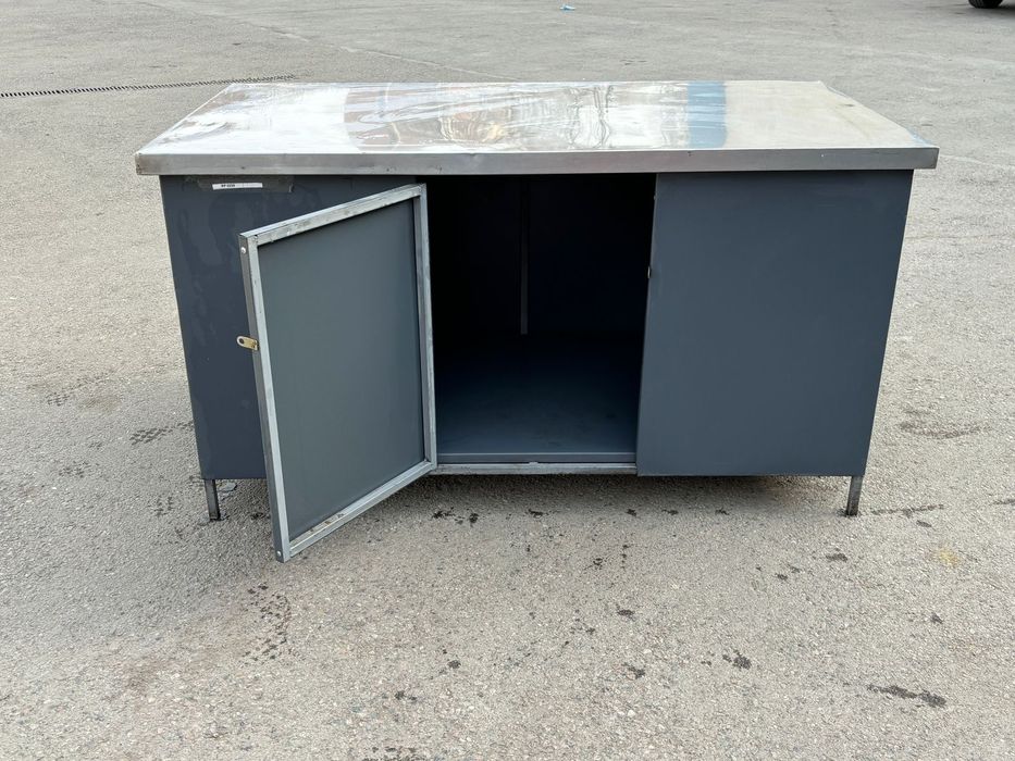 Стол по торговлием