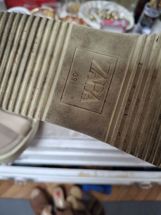 Сандали Zara ,.р39.от 70лв