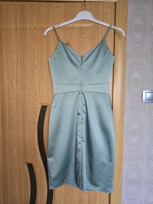 Официална зелена рокля