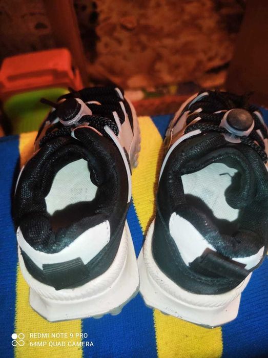 Кроссовки для мальчика 24р