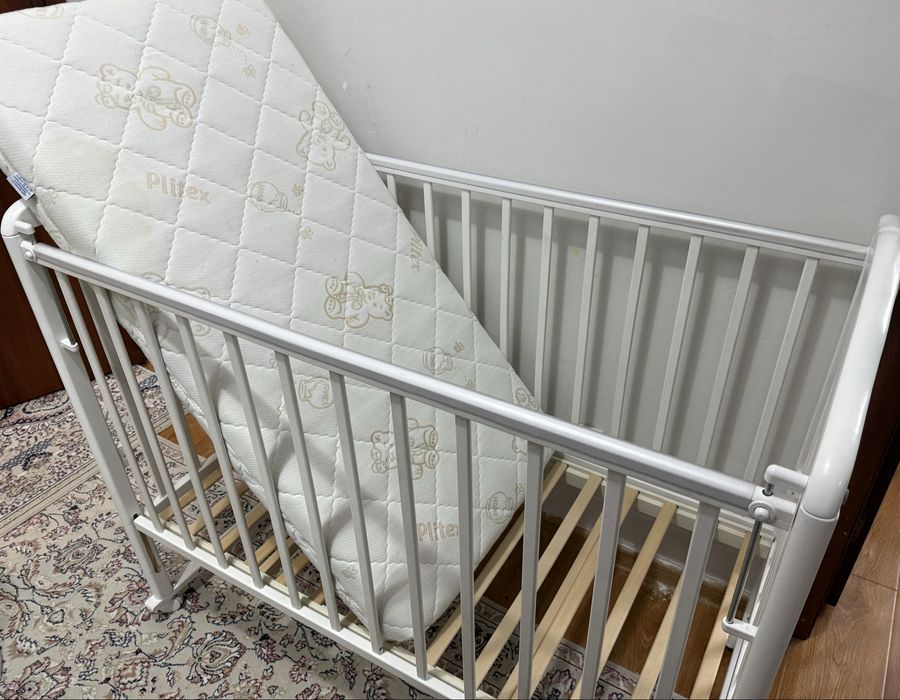 Продам детскую кроватку манеж