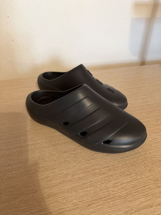 Оригинальные adidas — новые шлёпанцы