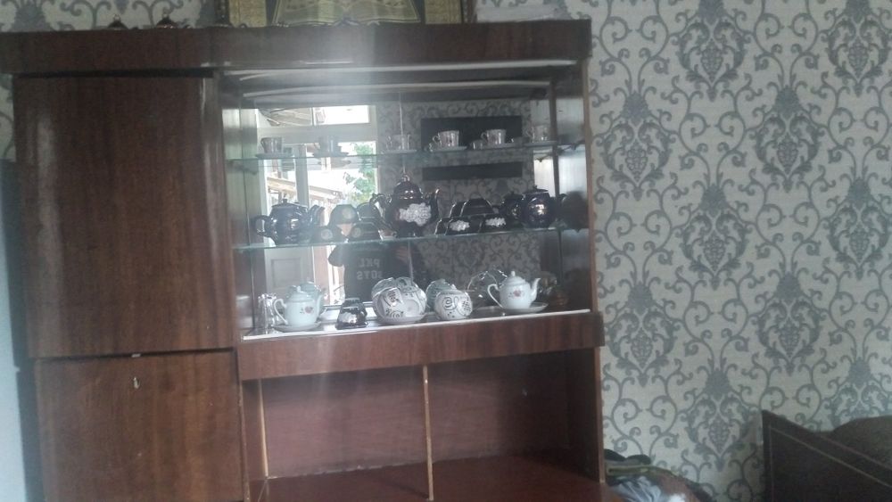 Продаётся сервант