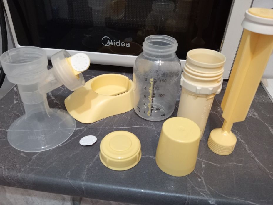 Medela: Молокоотсос ручной BASE