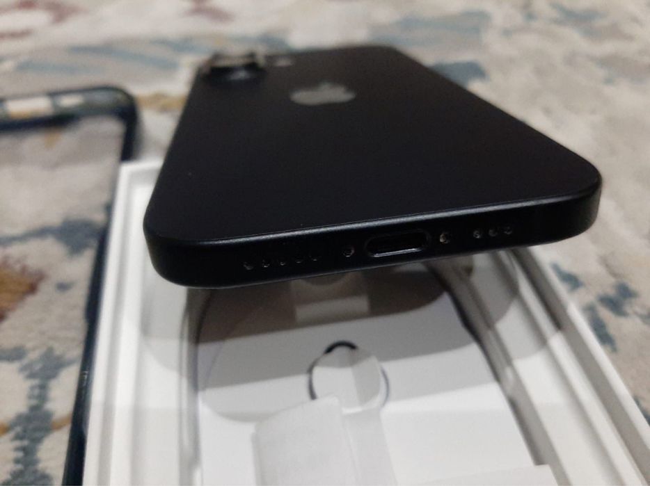 iPhone 16 128GB Батарея 93%