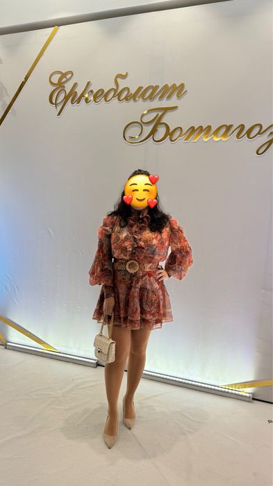 Продам эффектное платье мини