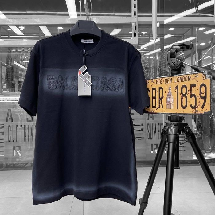 Tricou Balenciaga Calitate Premium!