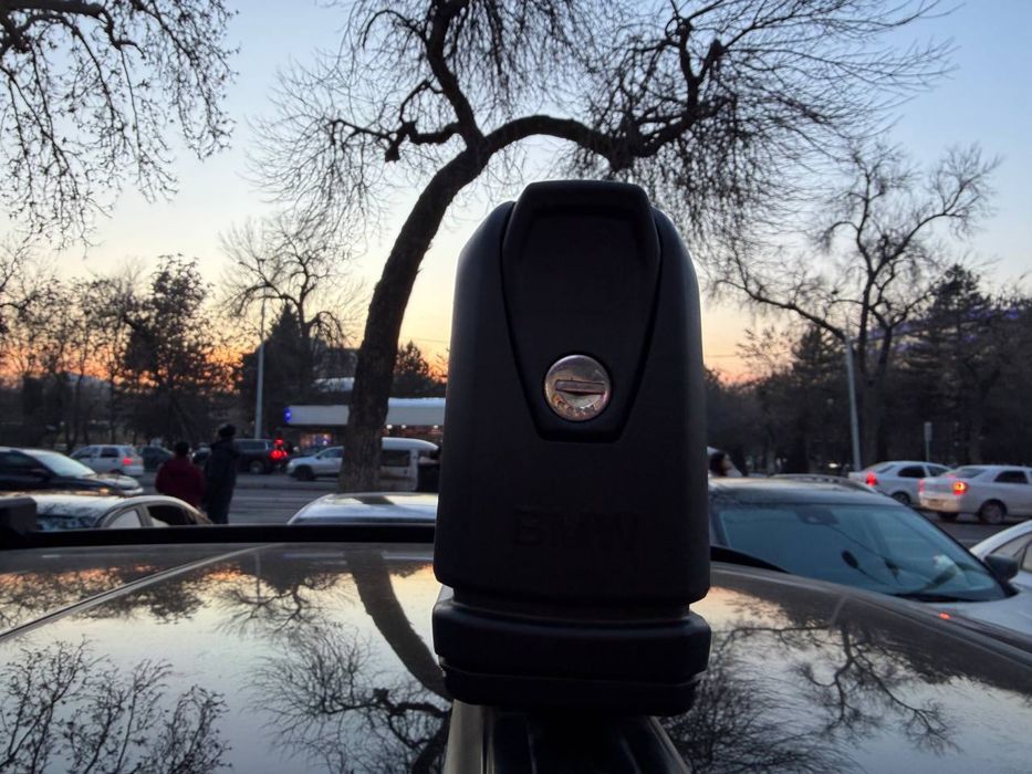 Багажник для лыж и сноубордов фирма Thule