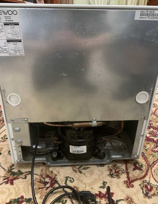 Мини-холодильник DAEWOO FR-063R