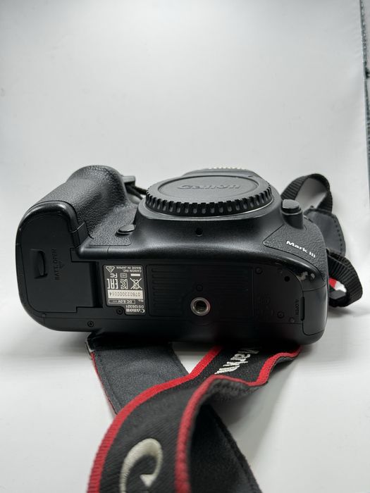 Canon 5D mark3 sotiladi