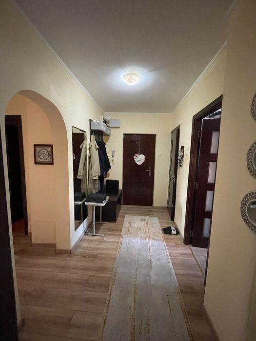 Apartament 3 camere de inchiriat