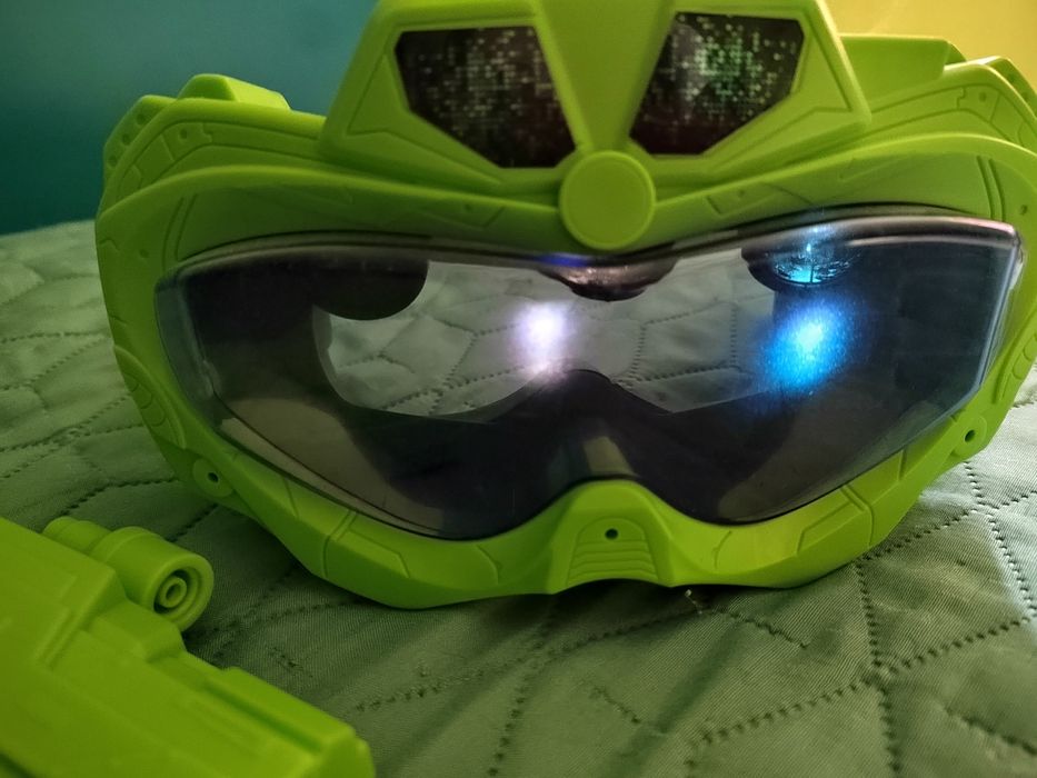 Битка с извънземни очила с пистолет