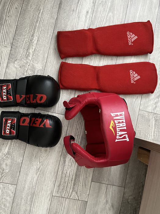 Экипировка ММА: Шлем, перчатки, щитки.