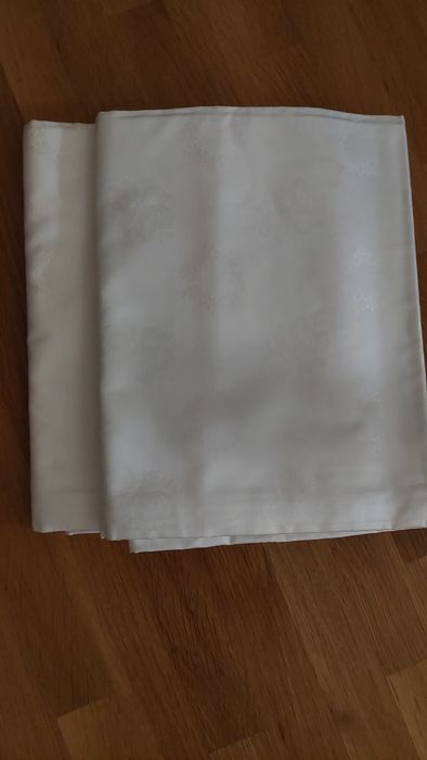 Бели  чаршафи пликове  с калъфки