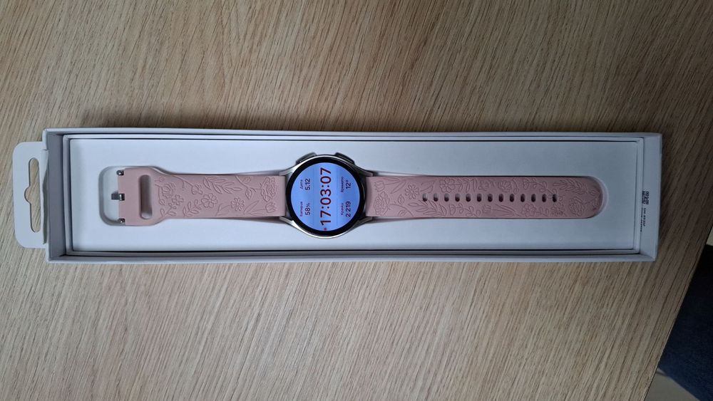 Смарт часовник + допълнителни верижки